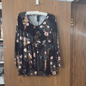 Agnes & Dora Black and Pink Embellished Bell Sleeve Blouse